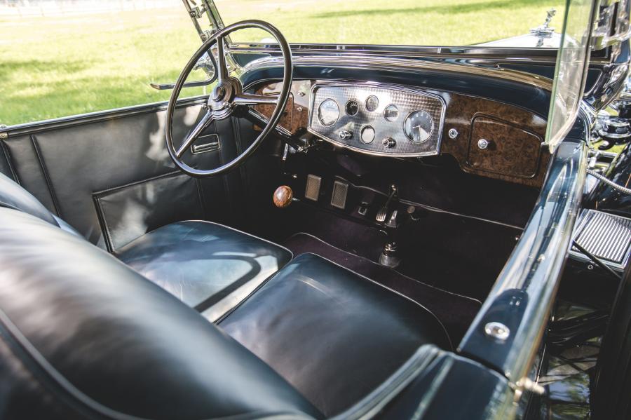 Интерьер Packard Standard Eight Sport Phaeton (902-521) 1932 года  (фото 25 из 40)